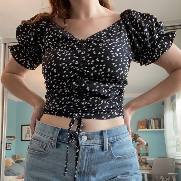 •Puff Sleeve Heart Top• - Picture 1 of 2